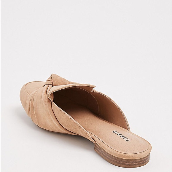 Nwt Torrid wide width Tan faux suede Mule - Picture 2 of 4